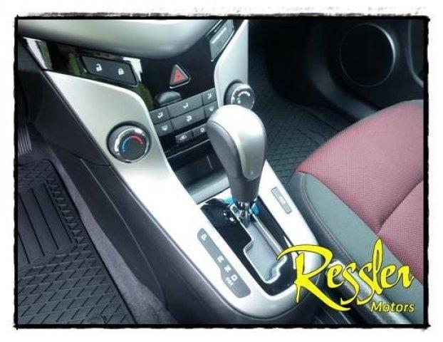 Chevrolet Cruze 2012 photo 2