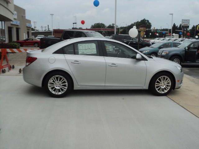 Chevrolet Cruze Z71, 4X4, LS, XCAB Sedan