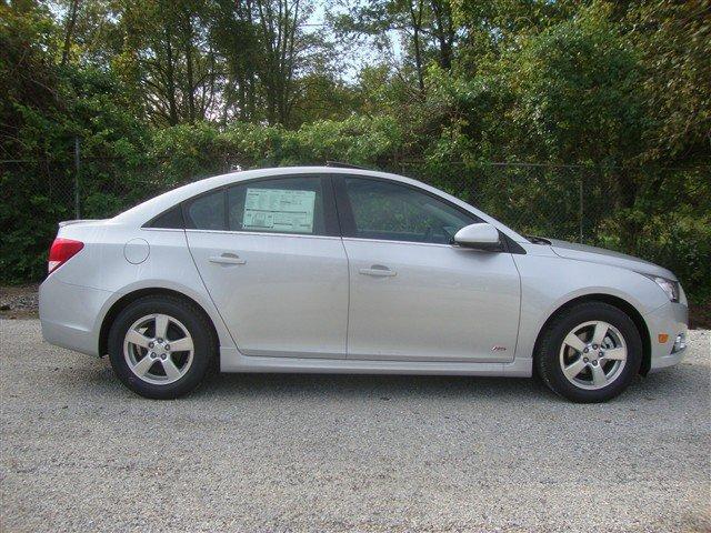 Chevrolet Cruze 4dr Sdn I4 CVT 2.5 Sedan