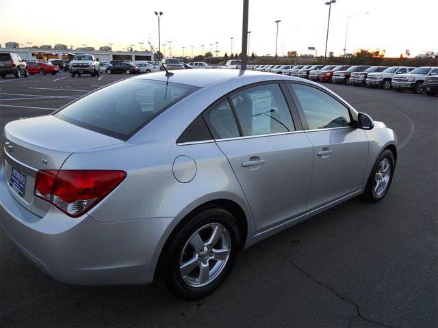 Chevrolet Cruze 2012 photo 2