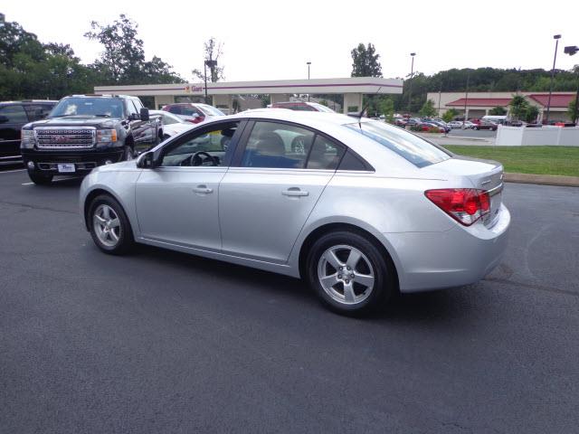 Chevrolet Cruze SL1 Sedan