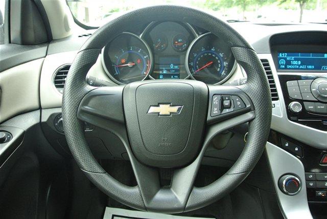 Chevrolet Cruze 3.2 Sedan 4dr Sedan
