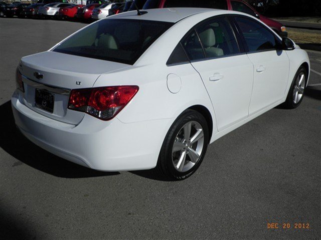 Chevrolet Cruze 2012 photo 2