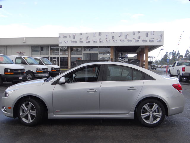 Chevrolet Cruze 2012 photo 2