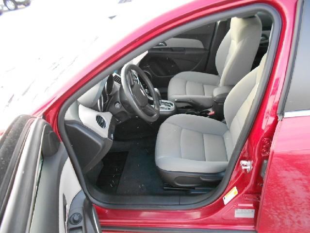 Chevrolet Cruze 2012 photo 2
