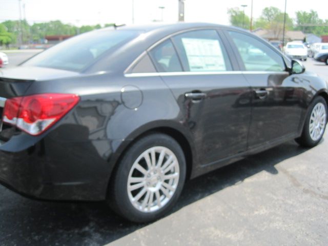 Chevrolet Cruze REG CAB 4X4 LOW Miles Sedan