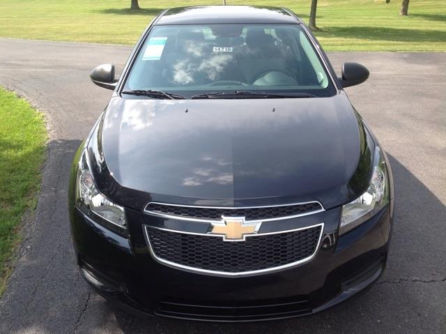 Chevrolet Cruze 2WD Ext Cab Manual Sedan