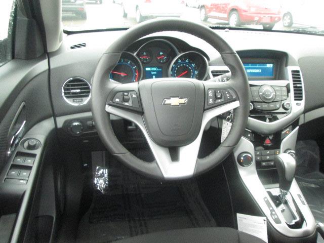 Chevrolet Cruze 2014 photo 2