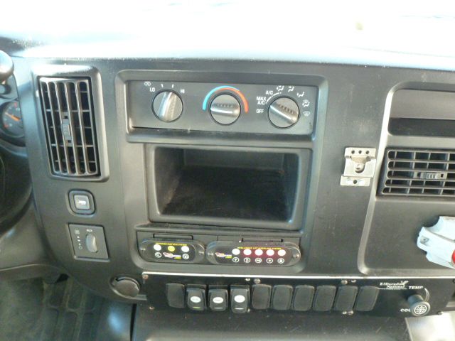 Chevrolet Cutaway 2007 photo 2