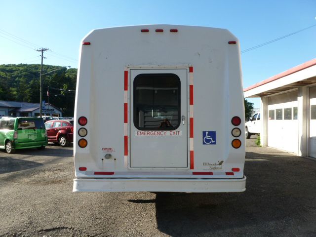 Chevrolet Cutaway 2007 photo 23