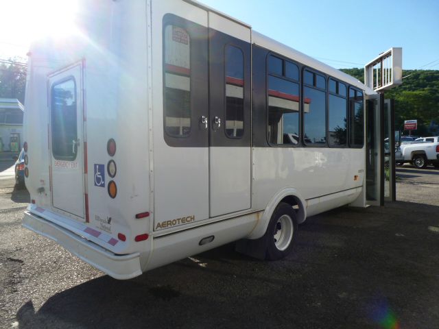 Chevrolet Cutaway 2007 photo 25