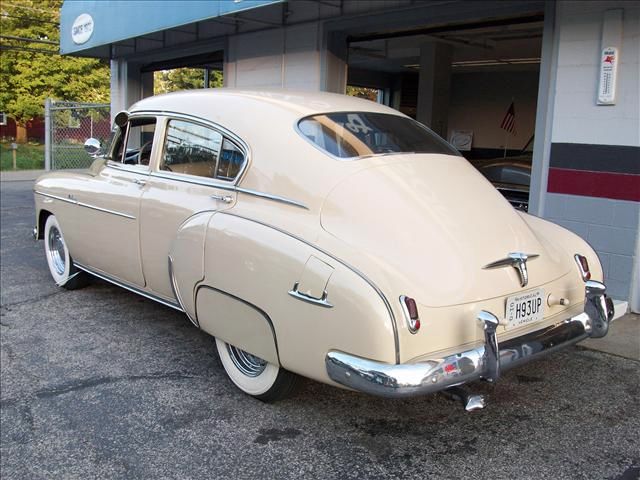 Chevrolet Deluxe Fleetline 1950 photo 2