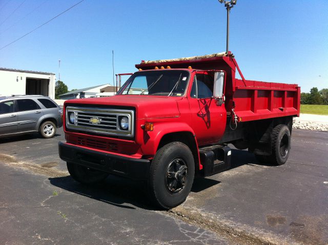 Chevrolet Dump Truck 1987 photo 1