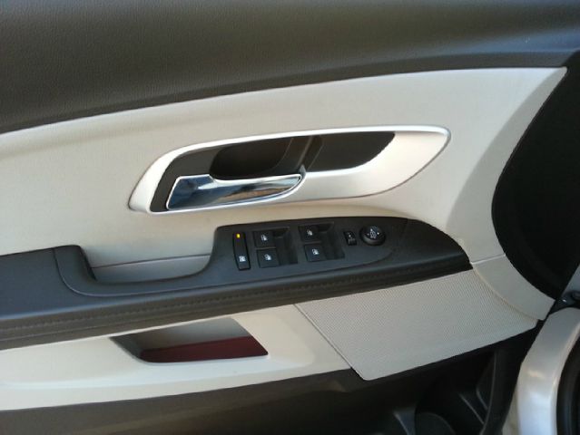 Chevrolet Equinox 2010 photo 2