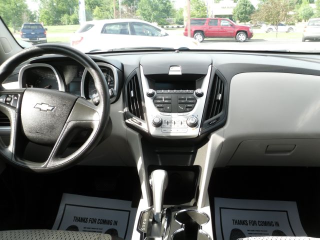 Chevrolet Equinox 2010 photo 2
