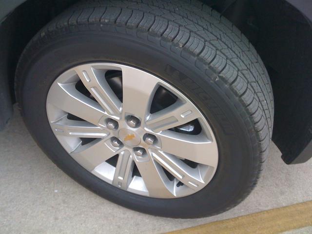 Chevrolet Equinox 2011 photo 2