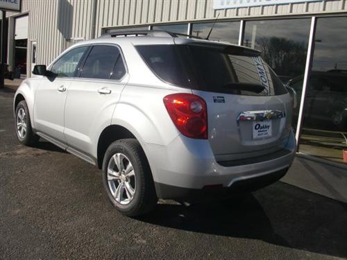 Chevrolet Equinox 2011 photo 2