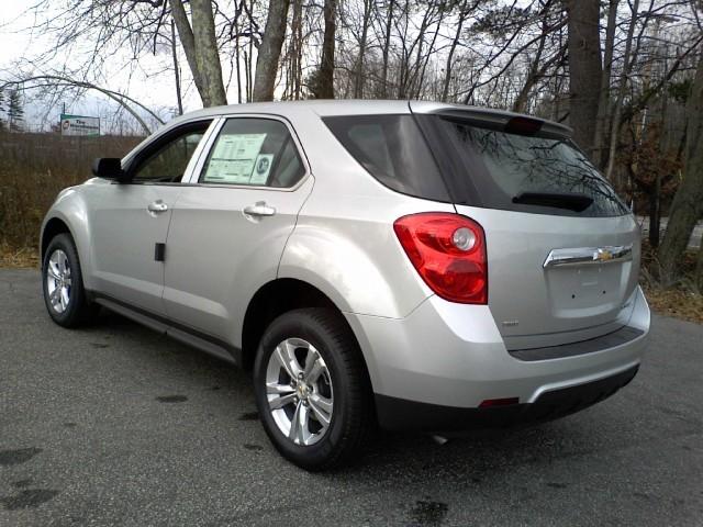 Chevrolet Equinox 2011 photo 2