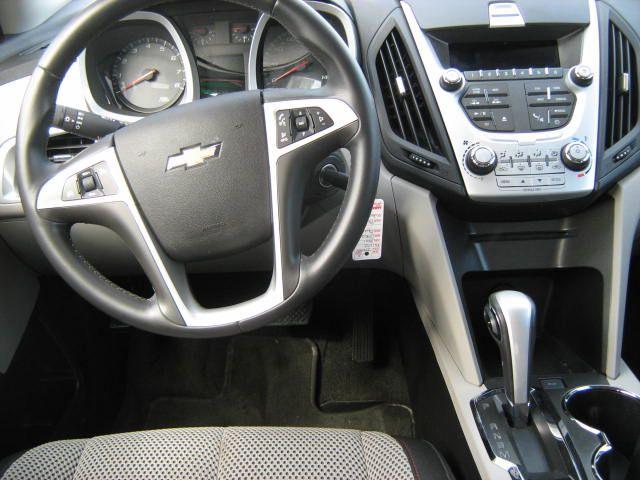 Chevrolet Equinox 2011 photo 2