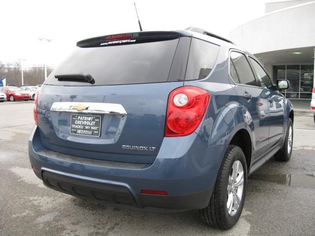 Chevrolet Equinox 2011 photo 2