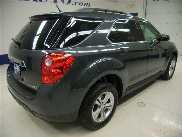 Chevrolet Equinox 2011 photo 2