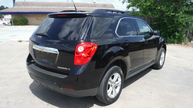 Chevrolet Equinox 2011 photo 2