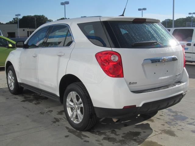 Chevrolet Equinox 2011 photo 2