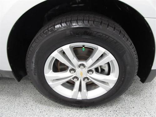 Chevrolet Equinox 2011 photo 2