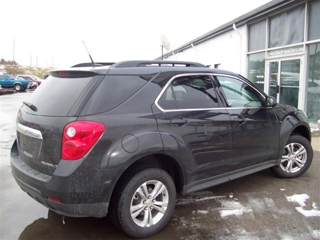 Chevrolet Equinox 2011 photo 2