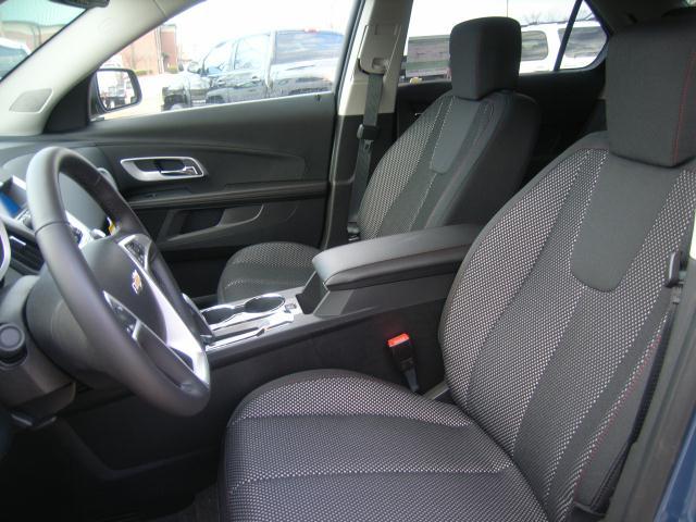 Chevrolet Equinox 2011 photo 2