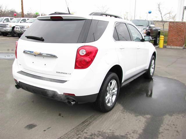 Chevrolet Equinox 2012 photo 2