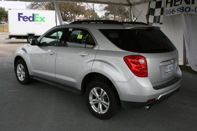 Chevrolet Equinox 2012 photo 2