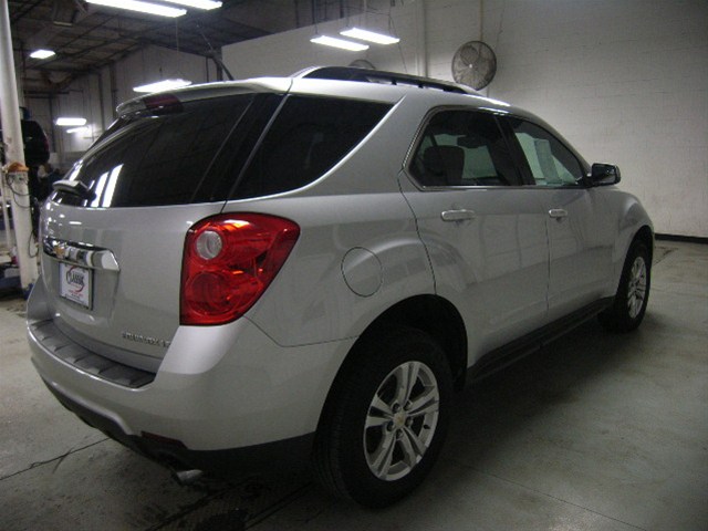 Chevrolet Equinox 2012 photo 2