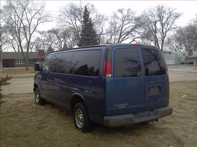 Chevrolet Express 1997 photo 2
