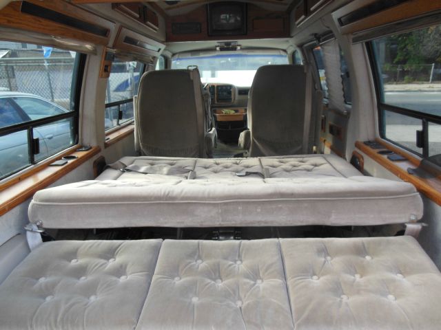 Chevrolet Express 1998 photo 2