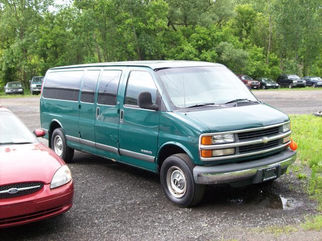 Chevrolet Express 1999 photo 1