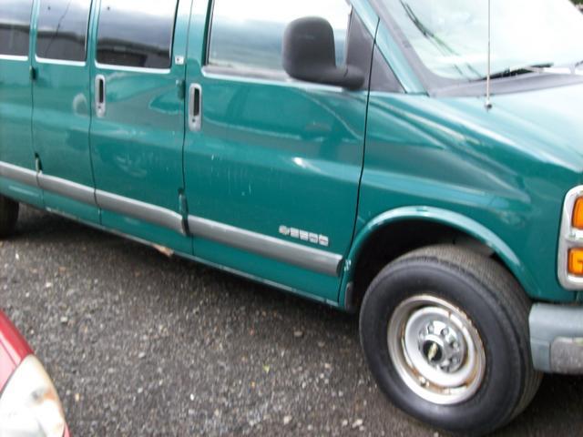 Chevrolet Express 1999 photo 2