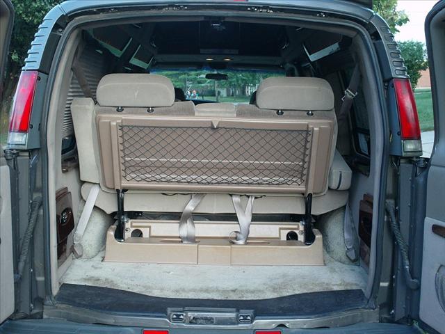 Chevrolet Express 1999 photo 4