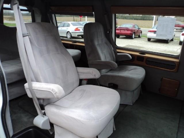 Chevrolet Express 1999 photo 4