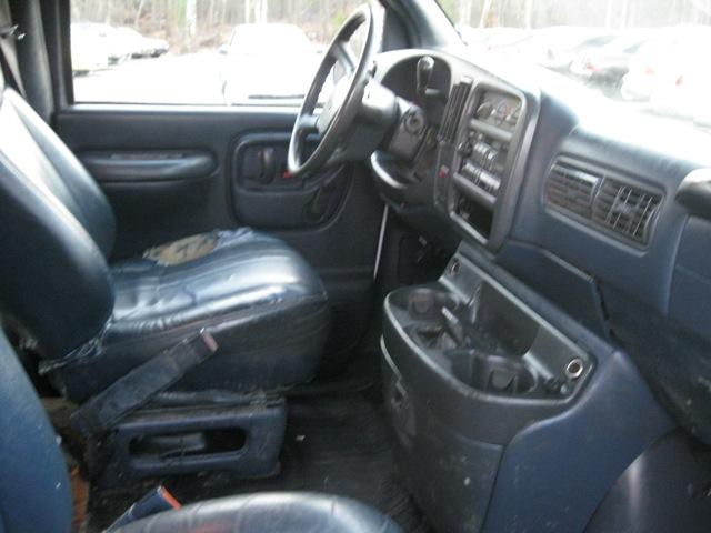 Chevrolet Express 2000 photo 4