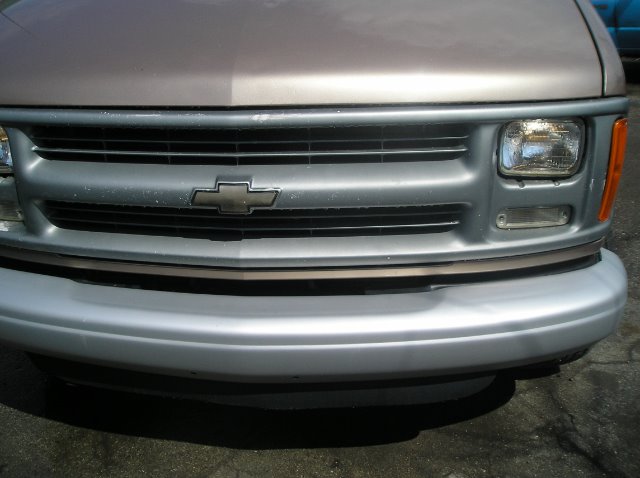 Chevrolet Express 2000 photo 2