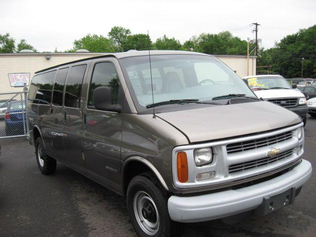 Chevrolet Express 2000 photo 1