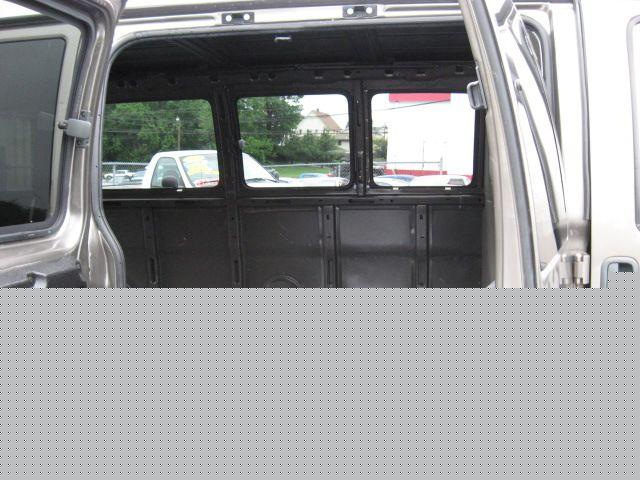 Chevrolet Express 2000 photo 4