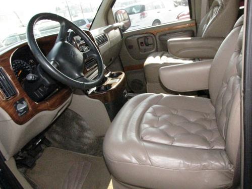 Chevrolet Express 2000 photo 1