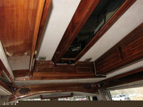 Chevrolet Express 2000 photo 2