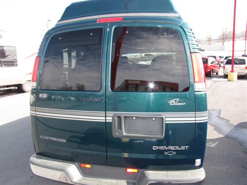 Chevrolet Express 2000 photo 3