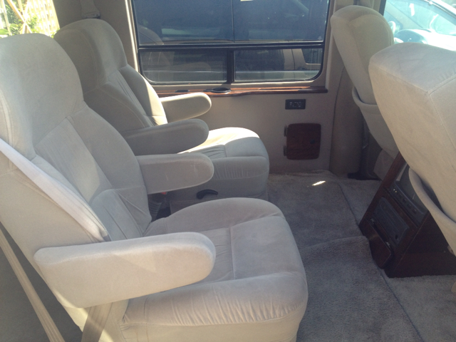 Chevrolet Express 2000 photo 3