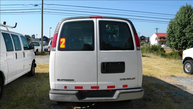 Chevrolet Express 2000 photo 3