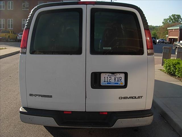 Chevrolet Express 2000 photo 3