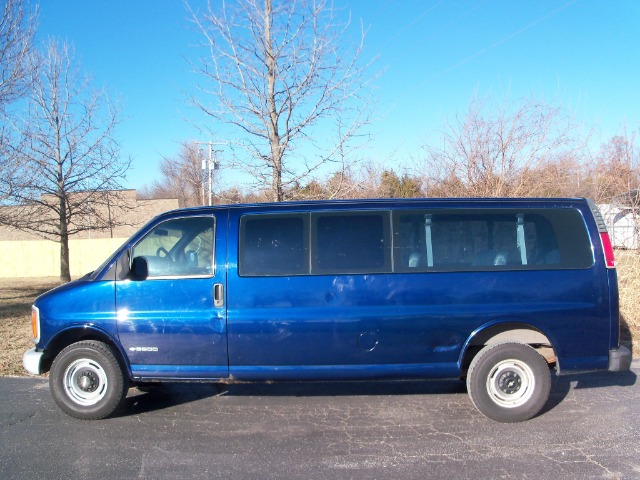 Chevrolet Express 2000 photo 4